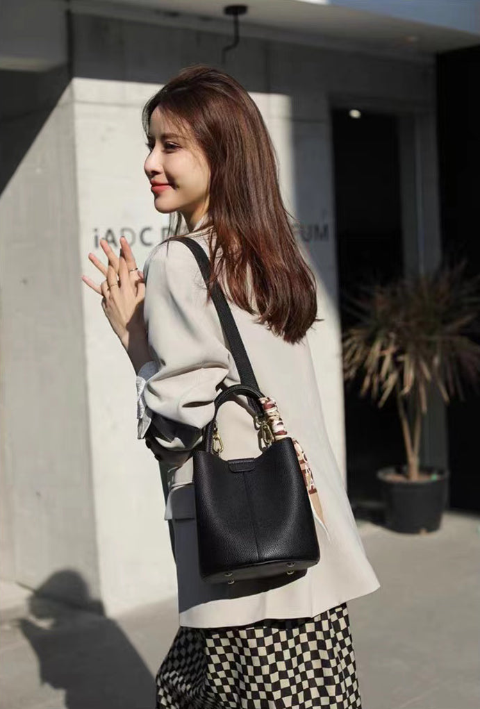 black leather bucket bag shoulder